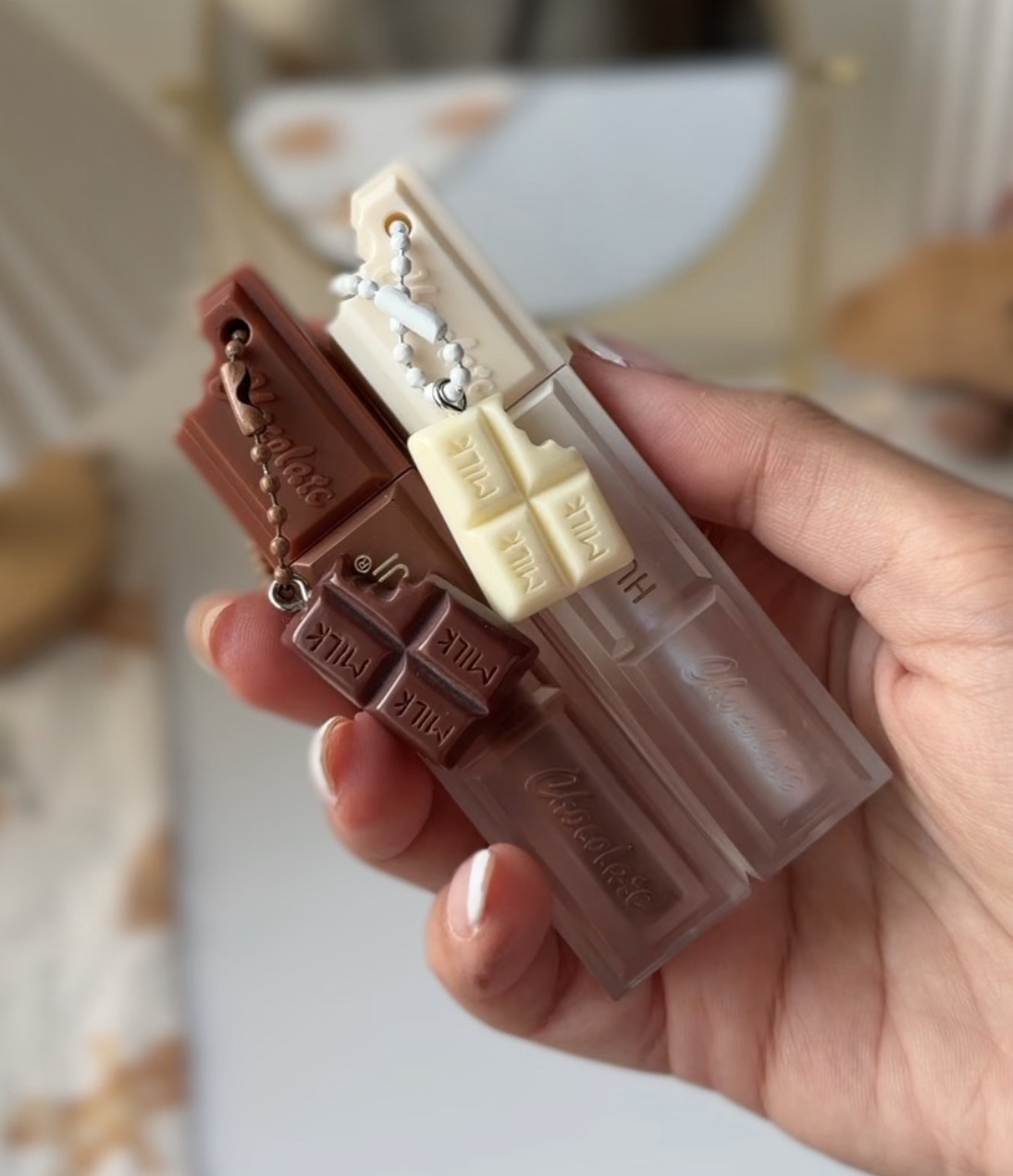 لیپگلاس شکلاتی 🍫